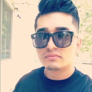 Meet your Posher, Juan